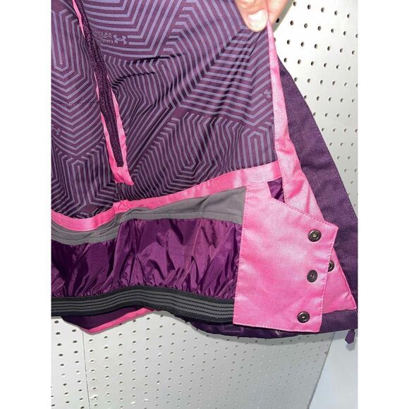 Under Armour snowboarding jacket - Picture 13 of 16